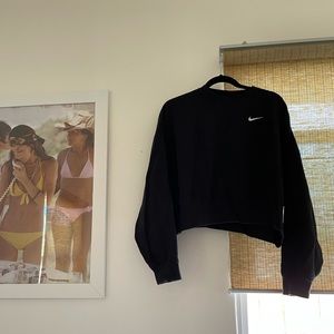 Nike Collection crewneck slight cropped sweatshirt